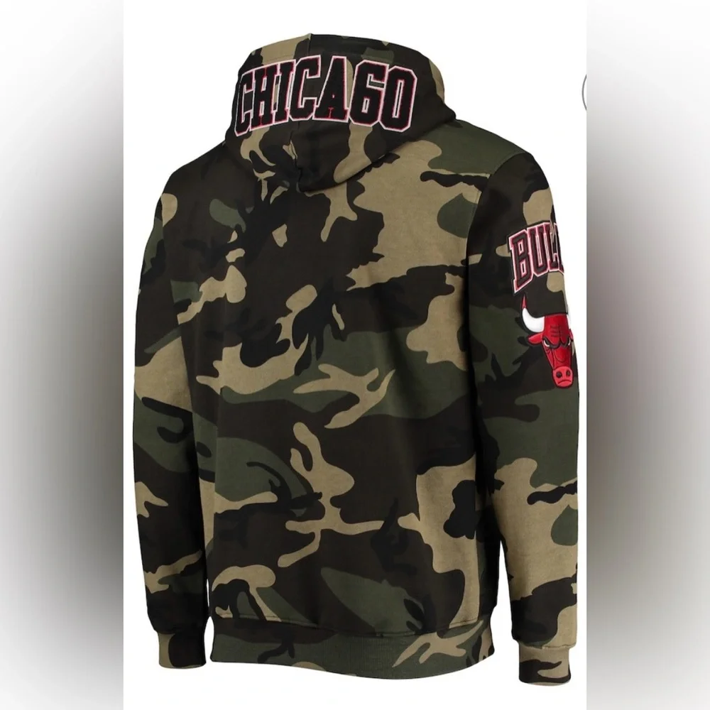 Men’s Chicago Bulls Pro Standard Camo Hoodie - Picture 2 of 7